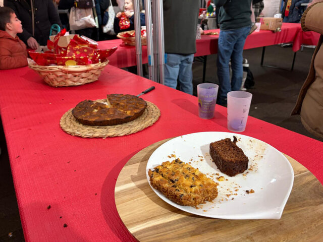 Les gâteaux faits par les parents de la Fête de Noël 2025 organisée par l'ALRM