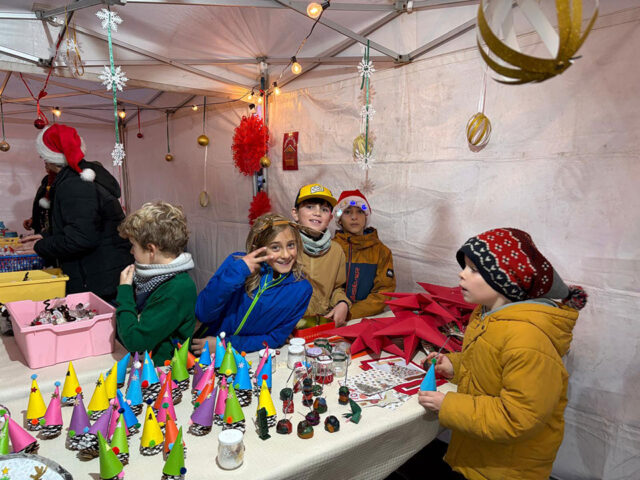 Marché de Noël de la maternelle de la Fête de Noël 2025 organisée par l'ALRM